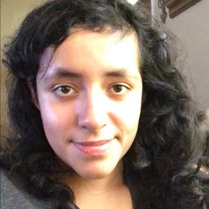 Meet your Posher, Adriana